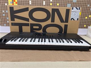 NATIVE INSTRUMENTS KOMPLETE KONTROL S49 account still on it